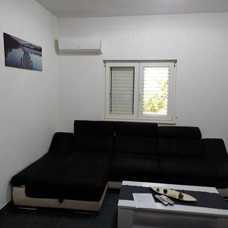 Obiteljski Stan Kastel Luksic Apartment Kastela Ngoại thất bức ảnh